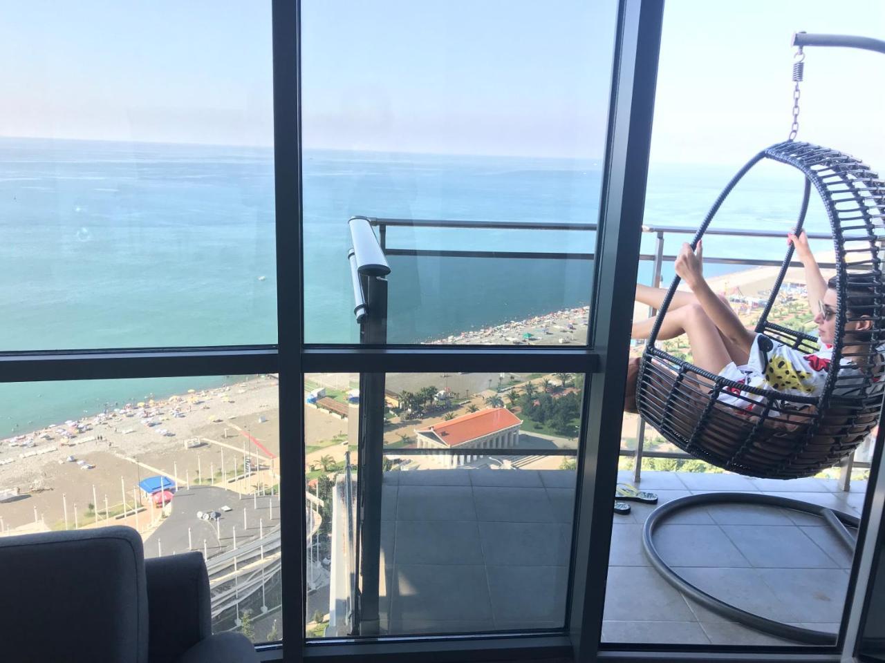 2Br Beachfront Batumi Apt Luxury & Sea Views Kültér fotó