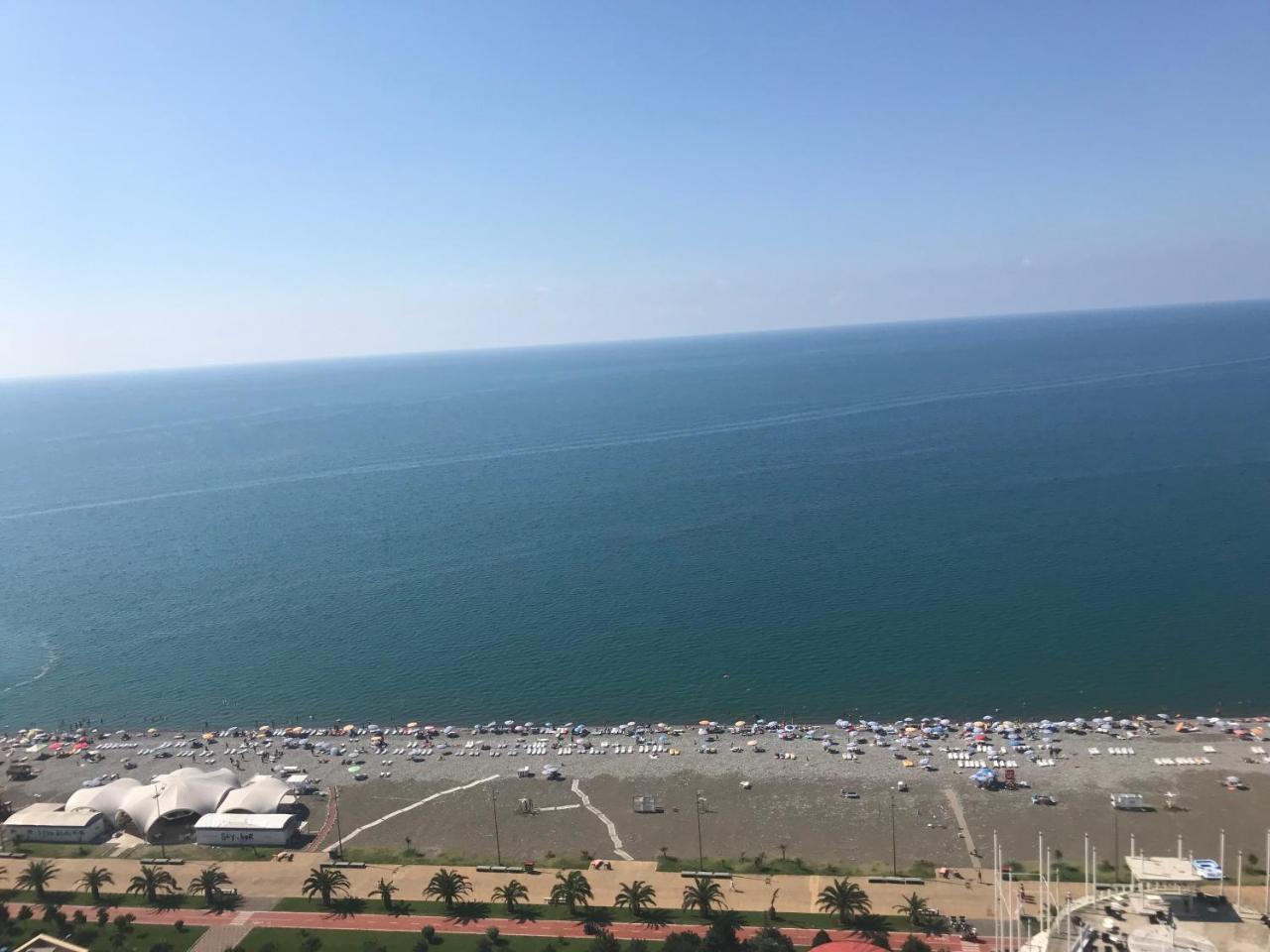 2Br Beachfront Batumi Apt Luxury & Sea Views Kültér fotó
