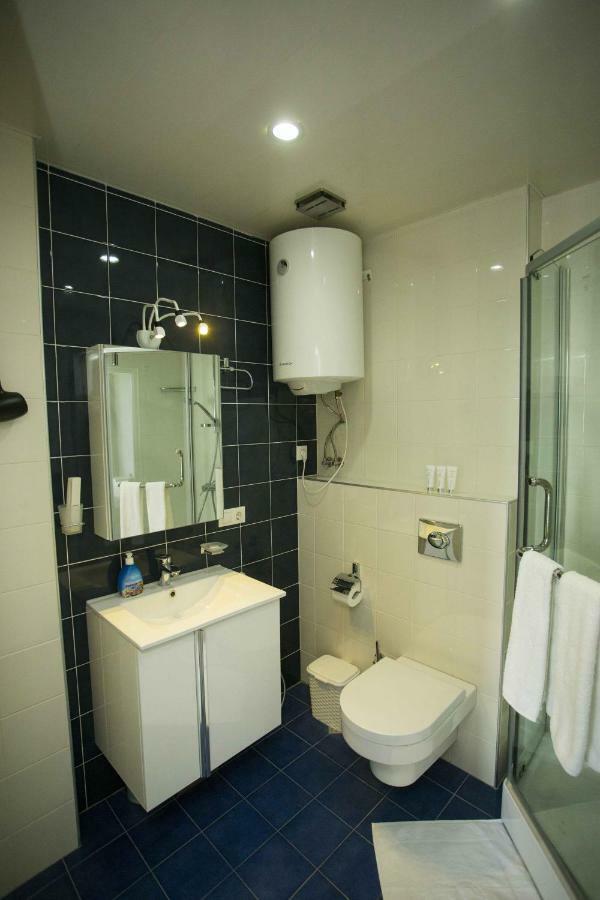 2Br Beachfront Batumi Apt Luxury & Sea Views Kültér fotó